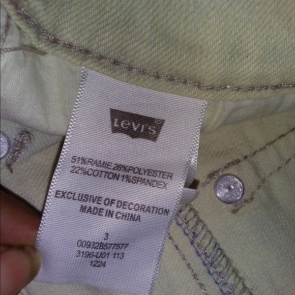 Yellow Levi’s Shorty Shorts - Picture 4 of 5